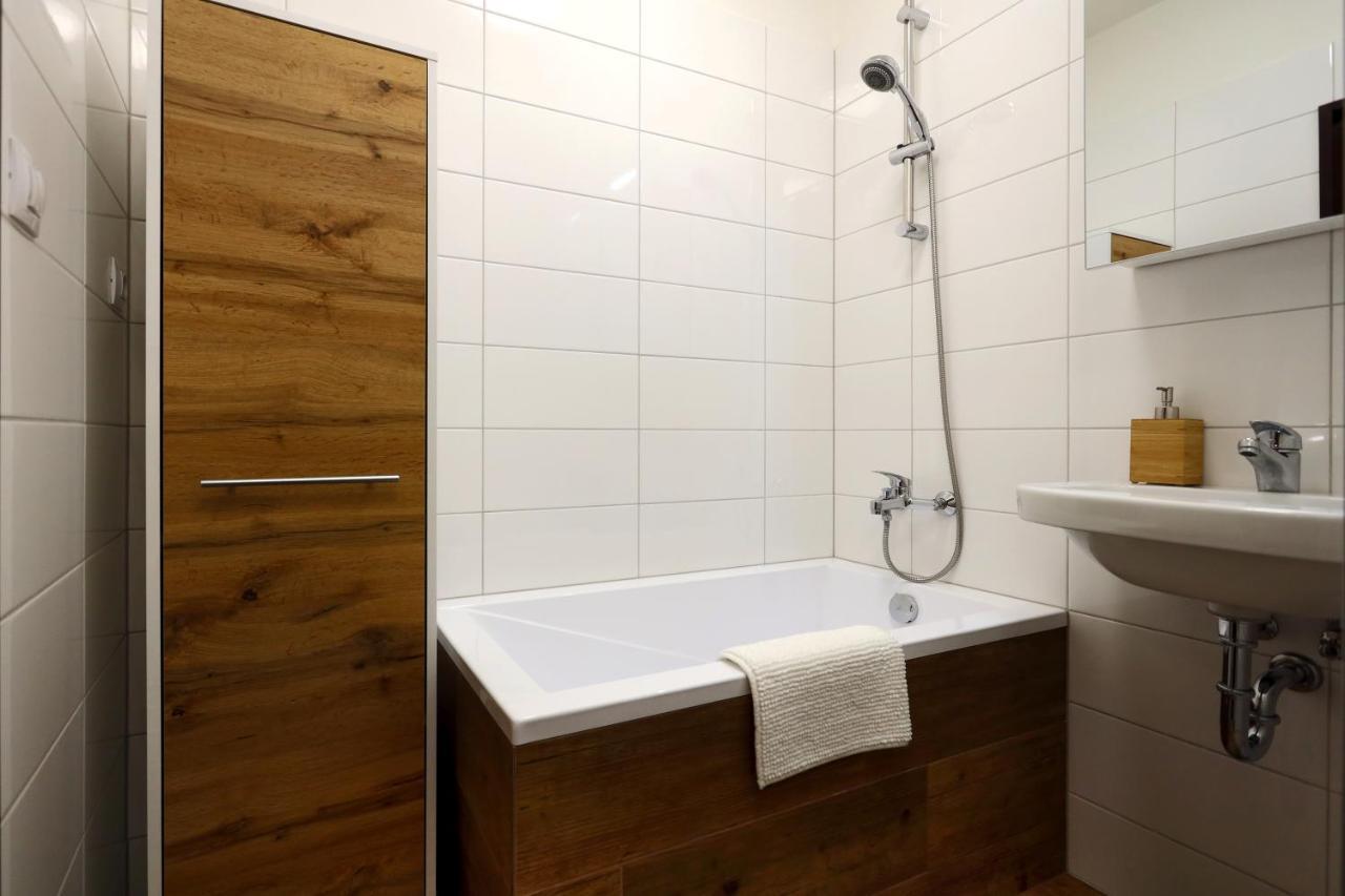 Old Town Apartment Cheb Esterno foto