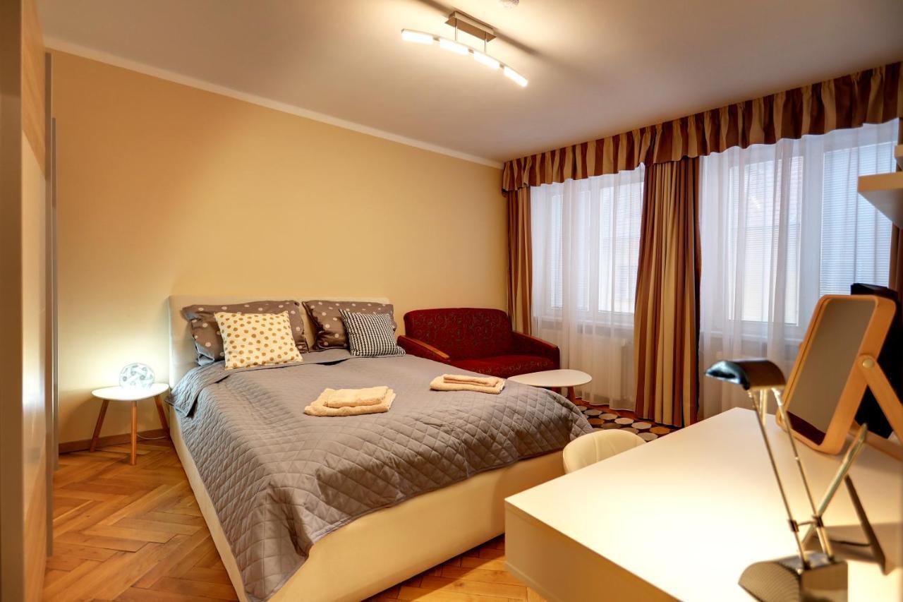 Old Town Apartment Cheb Esterno foto