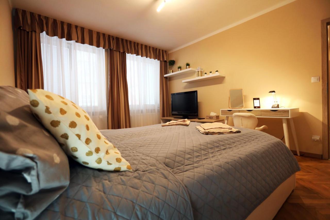 Old Town Apartment Cheb Esterno foto