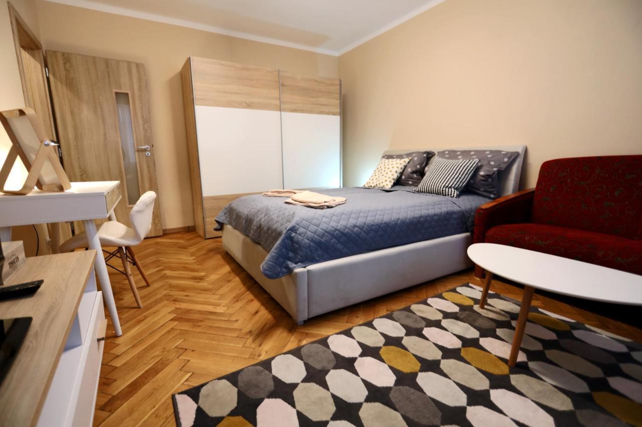 Old Town Apartment Cheb Esterno foto